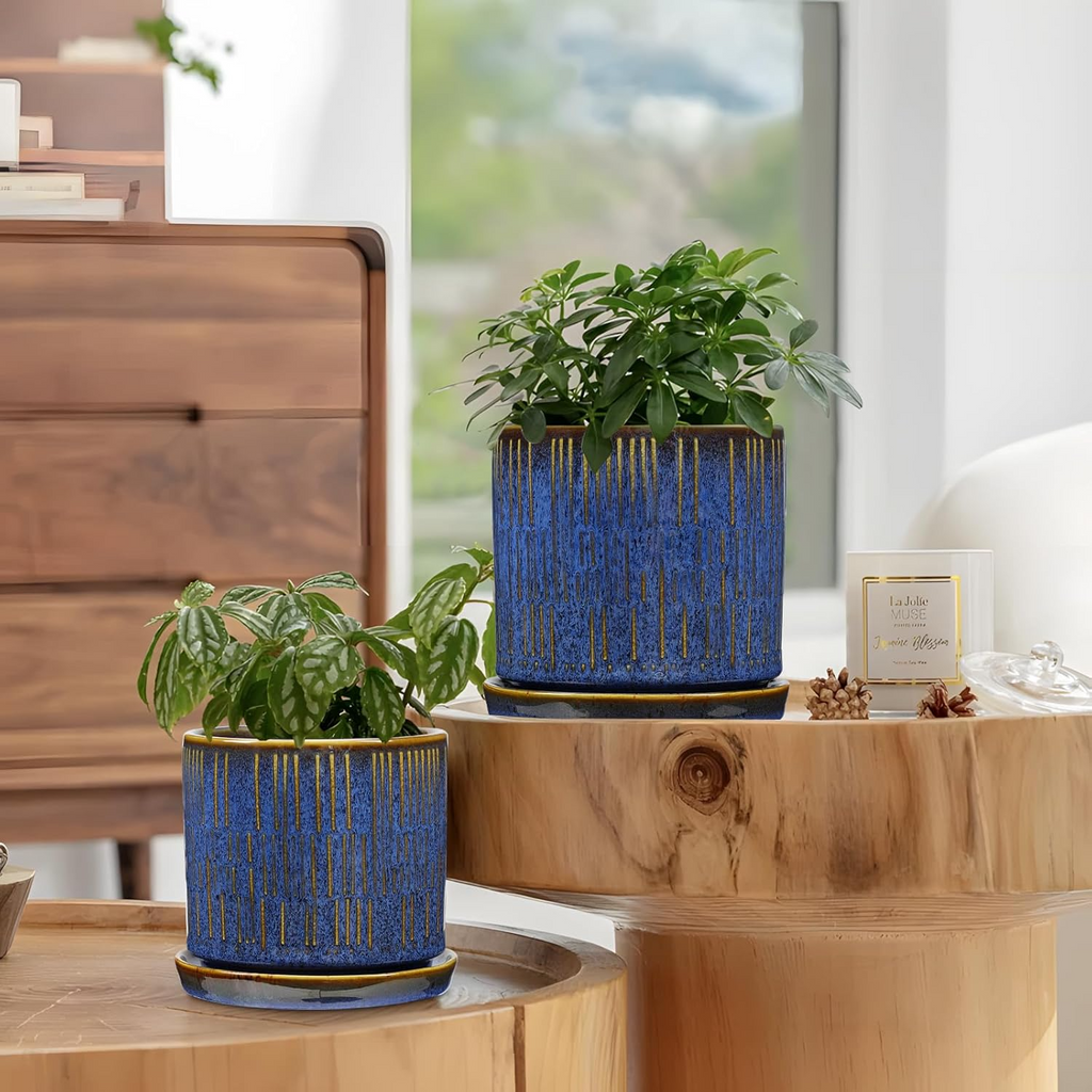 Ceramiczne doniczki – zestaw 2 szt., 11+13 cm, z podstawkami, niebiesko-złote paski