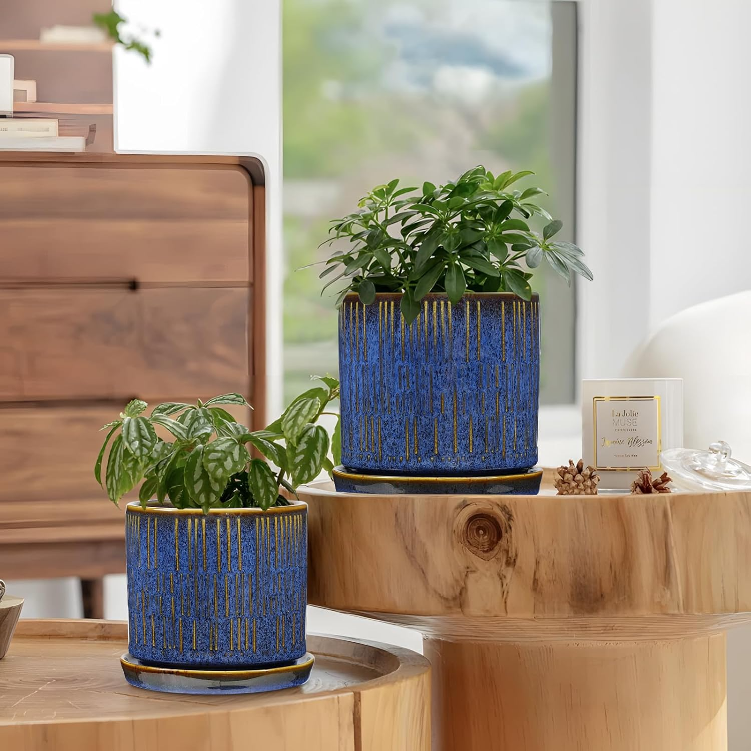 Ceramiczne doniczki – zestaw 2 szt., 11+13 cm, z podstawkami, niebiesko-złote paski